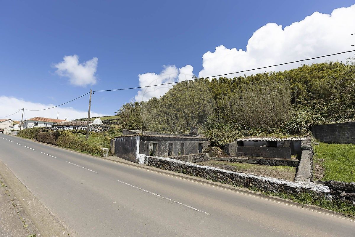 Moradia T2 à venda em Angra do Heroísmo
