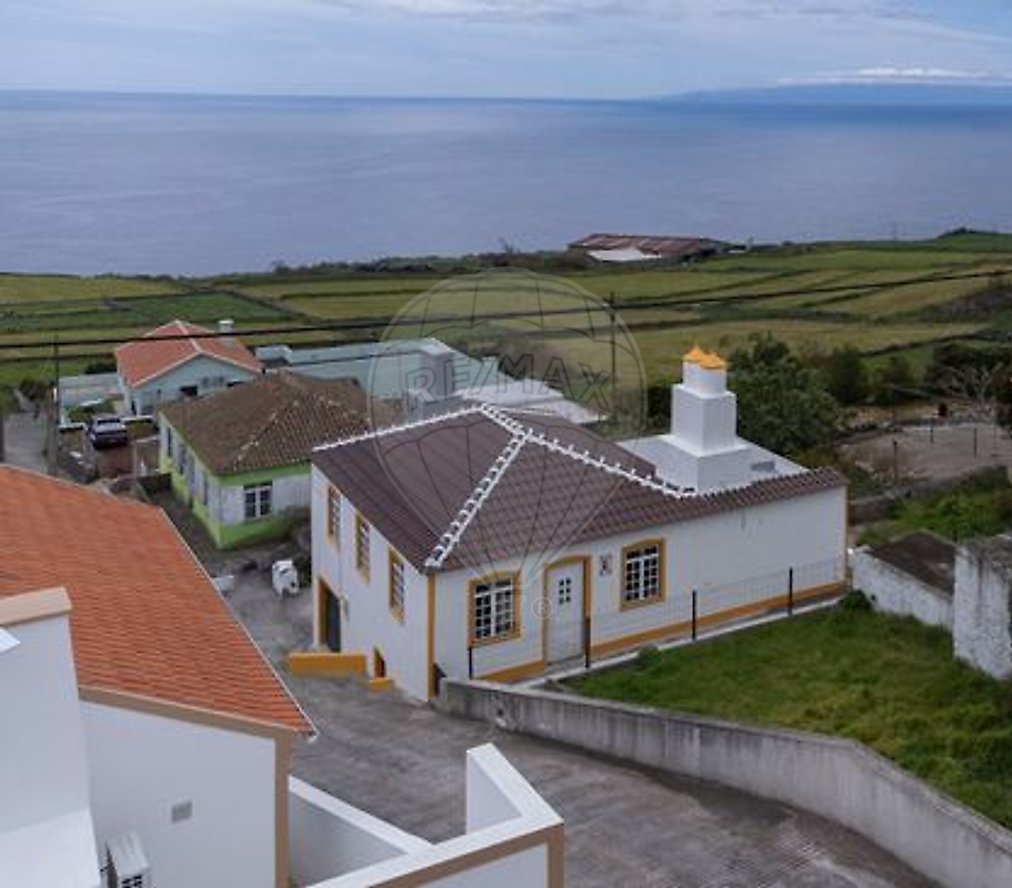 Moradia T2 à venda em Angra do Heroísmo