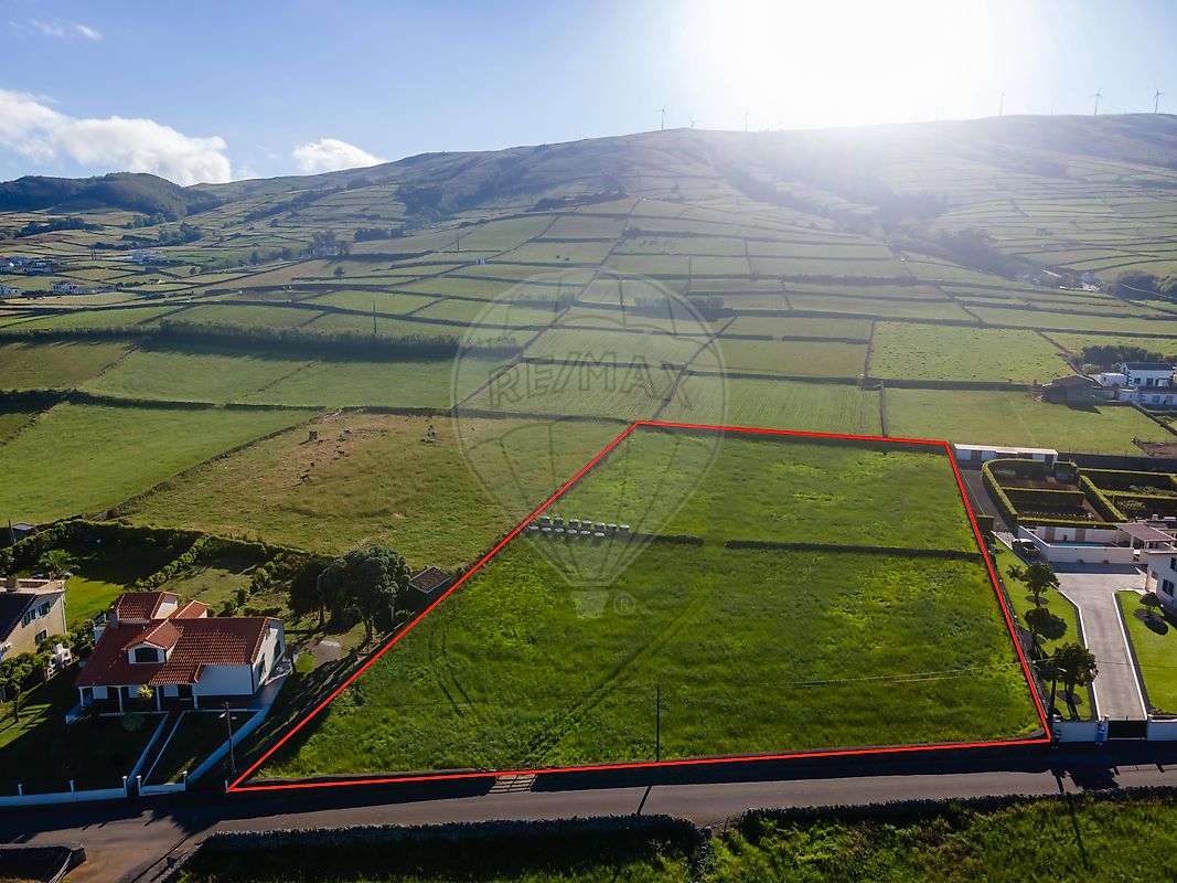 Terreno - Fonte do Bastardo, Praia da Vitória, Ilha Terceira
