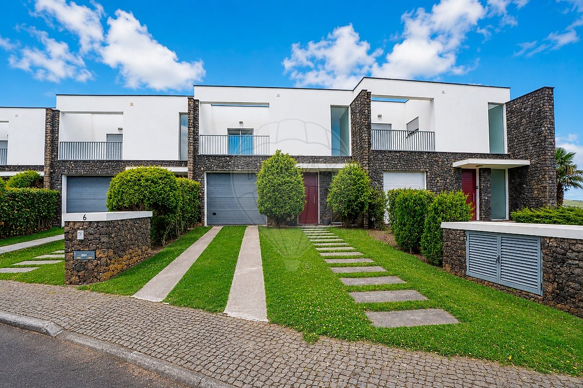 Apartamento T3 à venda em Praia da Vitória