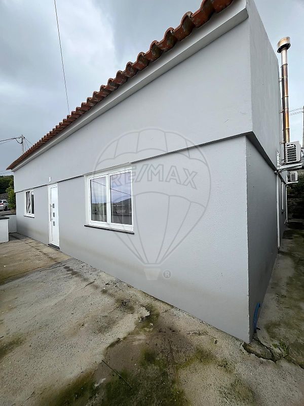 Moradia T3 à venda em Angra do Heroísmo