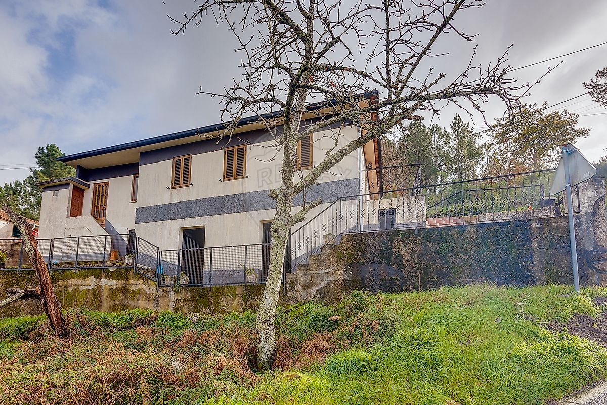 Moradia - São Cristóvão de Nogueira, Cinfães, Viseu