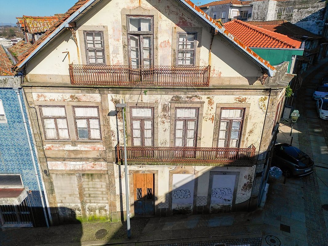 Moradia T6 à venda em Penafiel