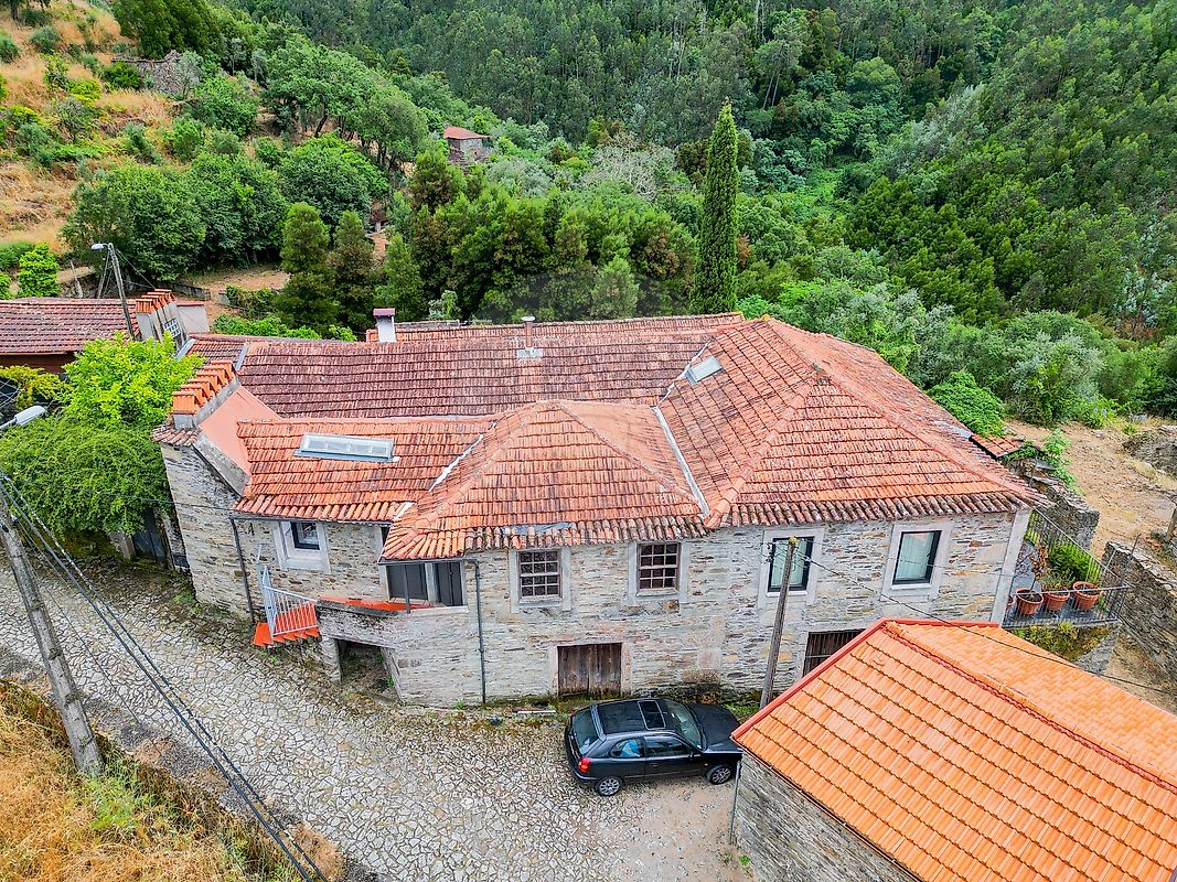 Apartamento T4 à venda em Castelo de Paiva