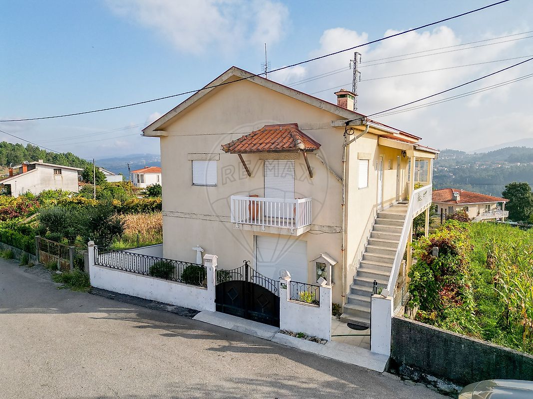 Moradia T3 em São Martinho de Sardoura, €270.000