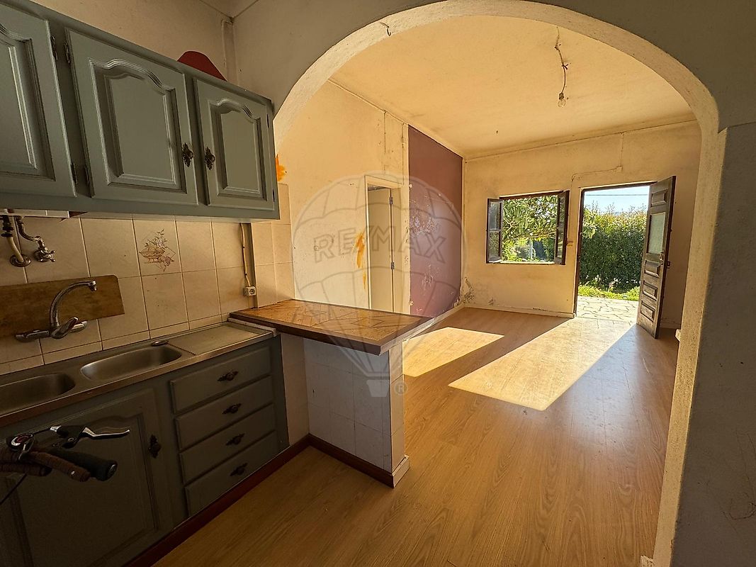 listing 127001009-5 picture-0