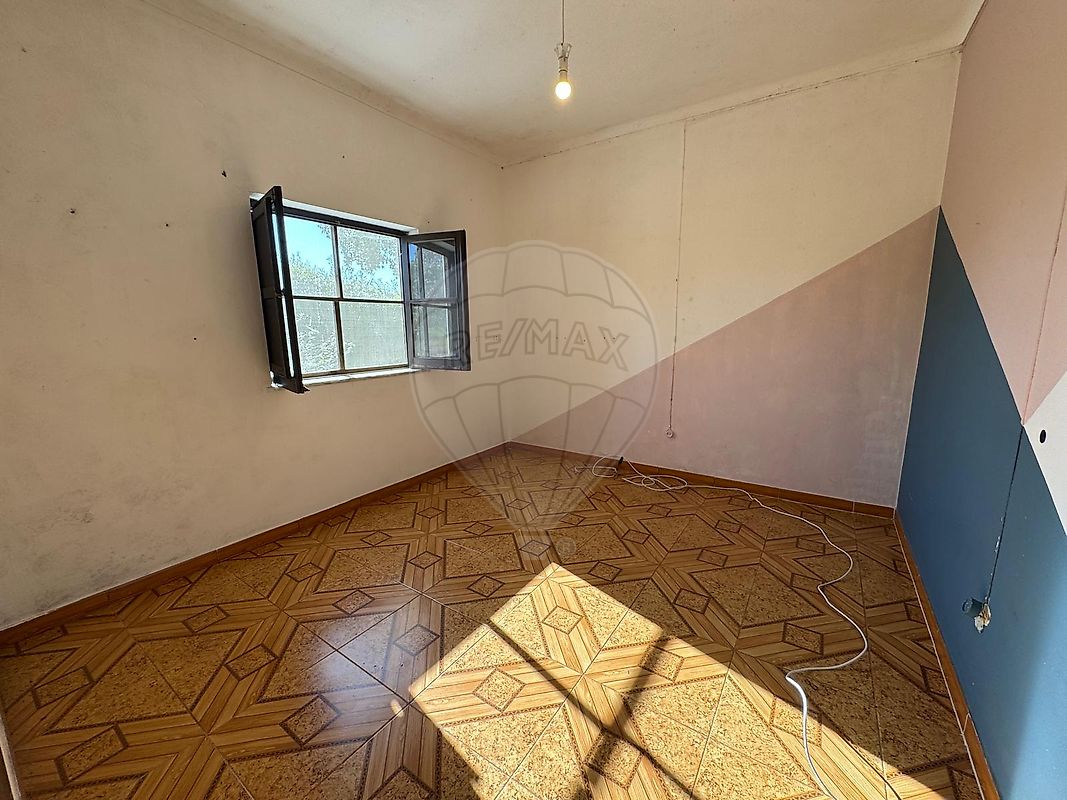 listing 127001009-5 picture-0