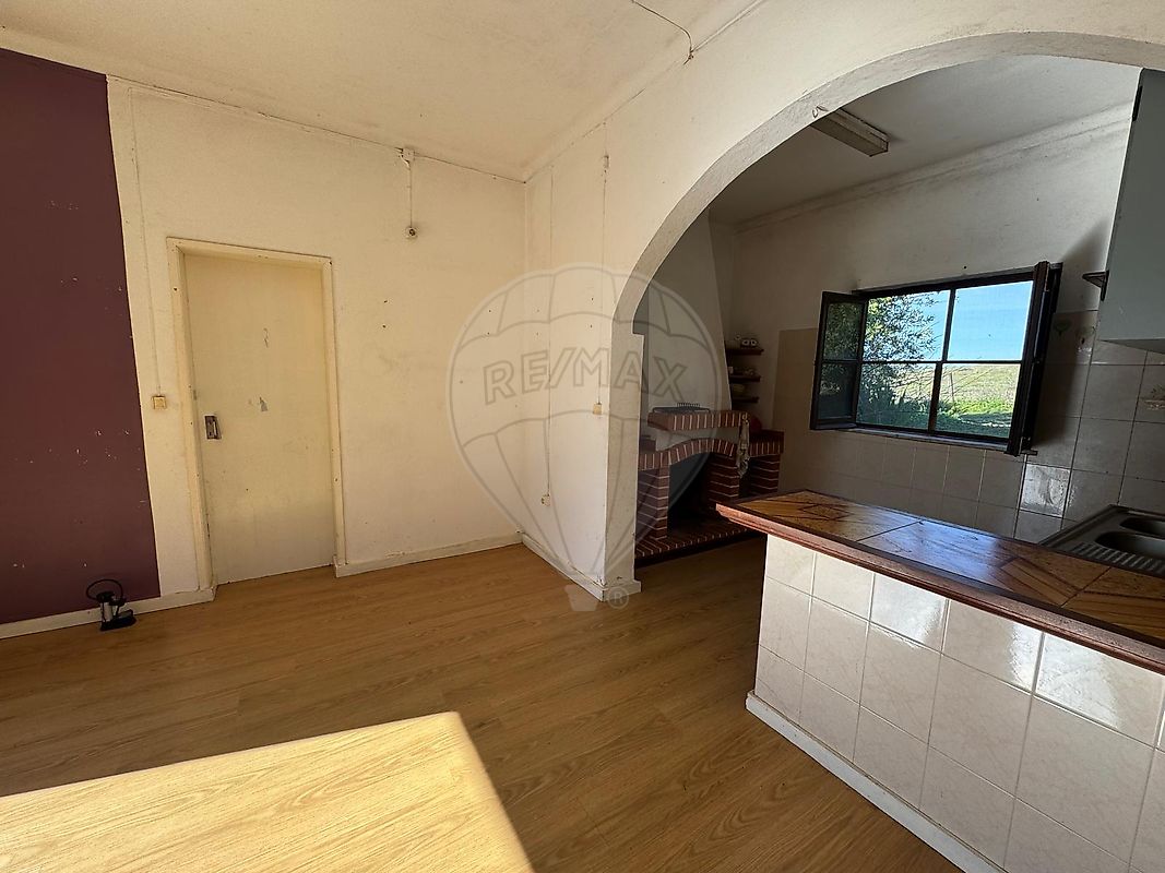 listing 127001009-5 picture-0