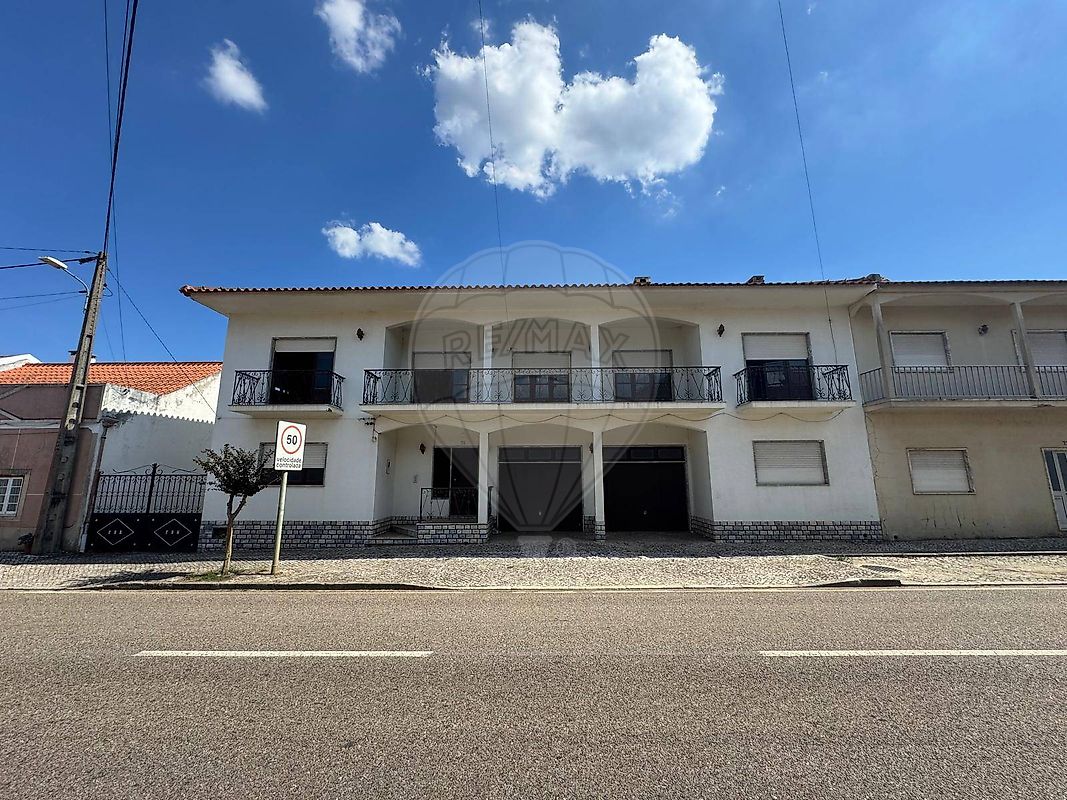 Moradia T5 à venda em Cadaval