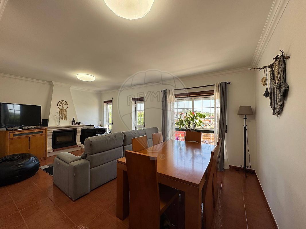 Apartamento T3 à venda em Cadaval