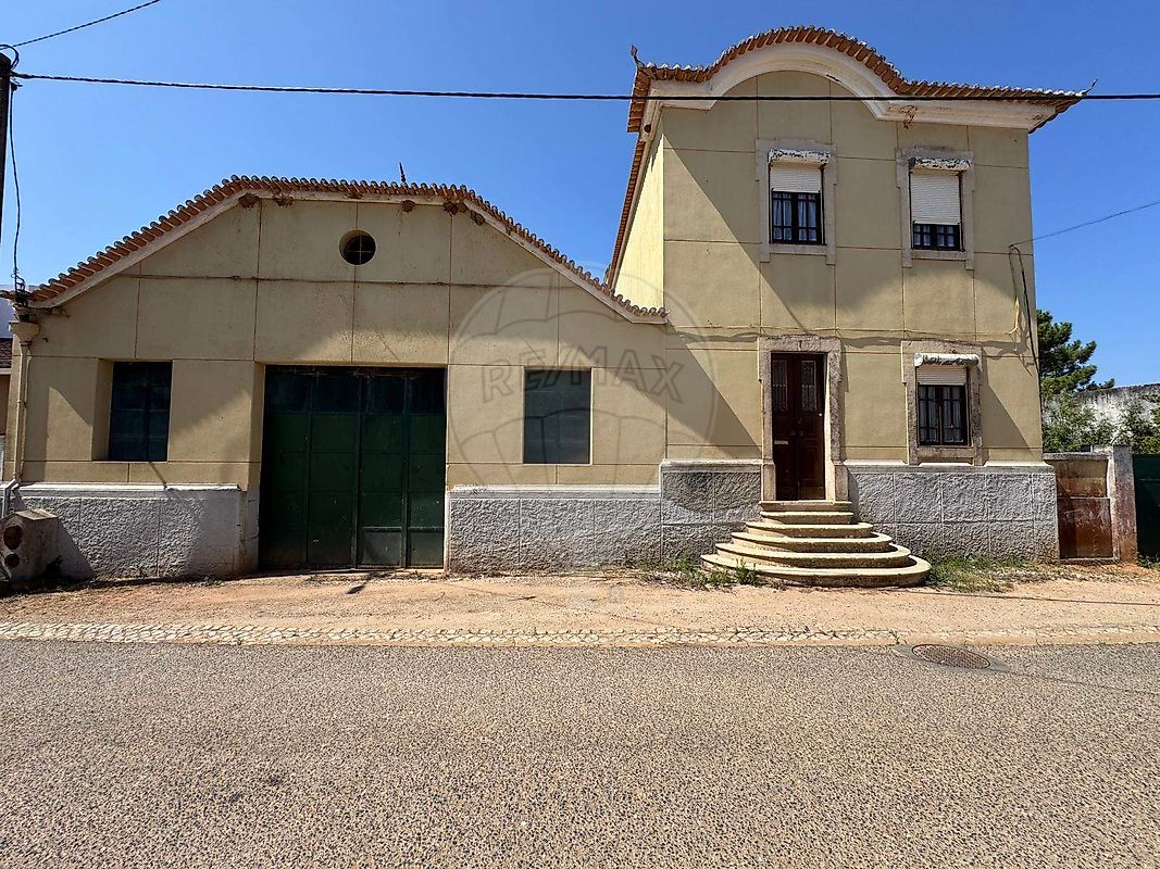 Moradia T6+ à venda em Vilar, €425.000
