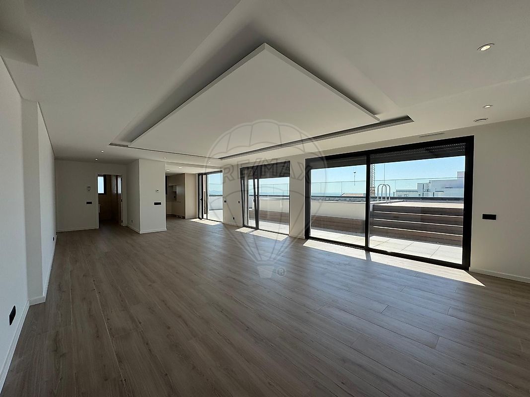 Apartamento T5 à venda em Caldas da Rainha