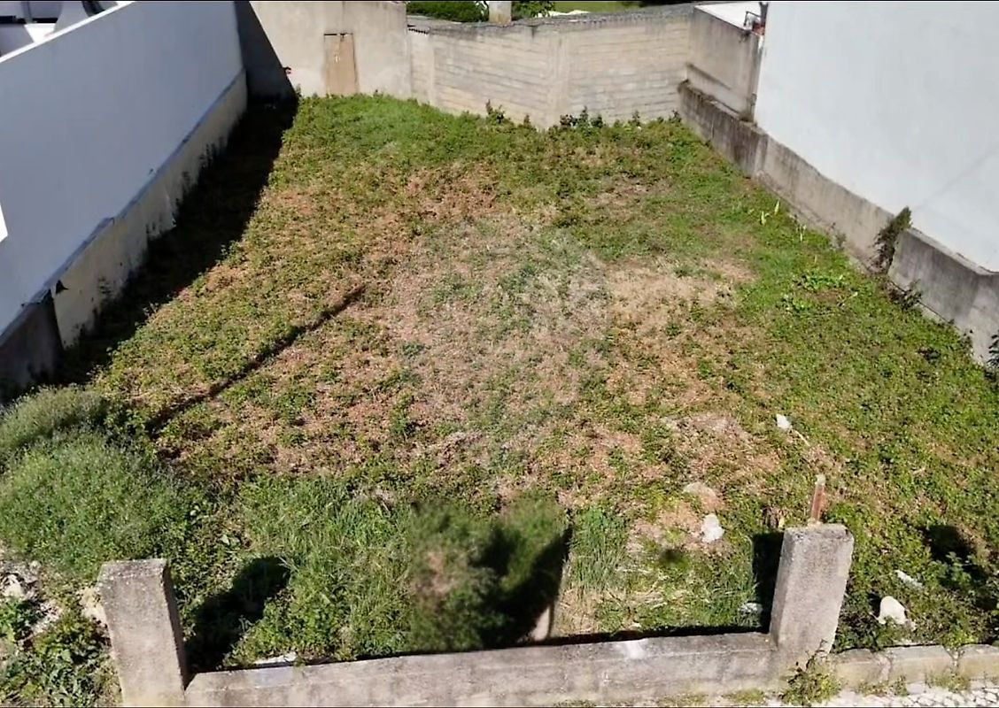 Terreno à venda em Castelo Branco