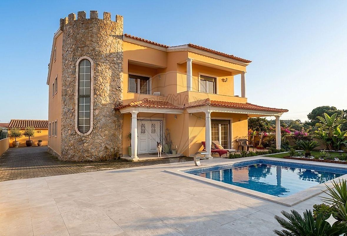 Apartamento T4 à venda em Óbidos