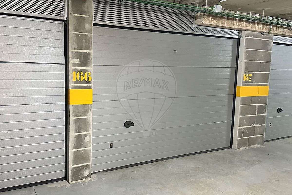 Garagem à venda em Portimão