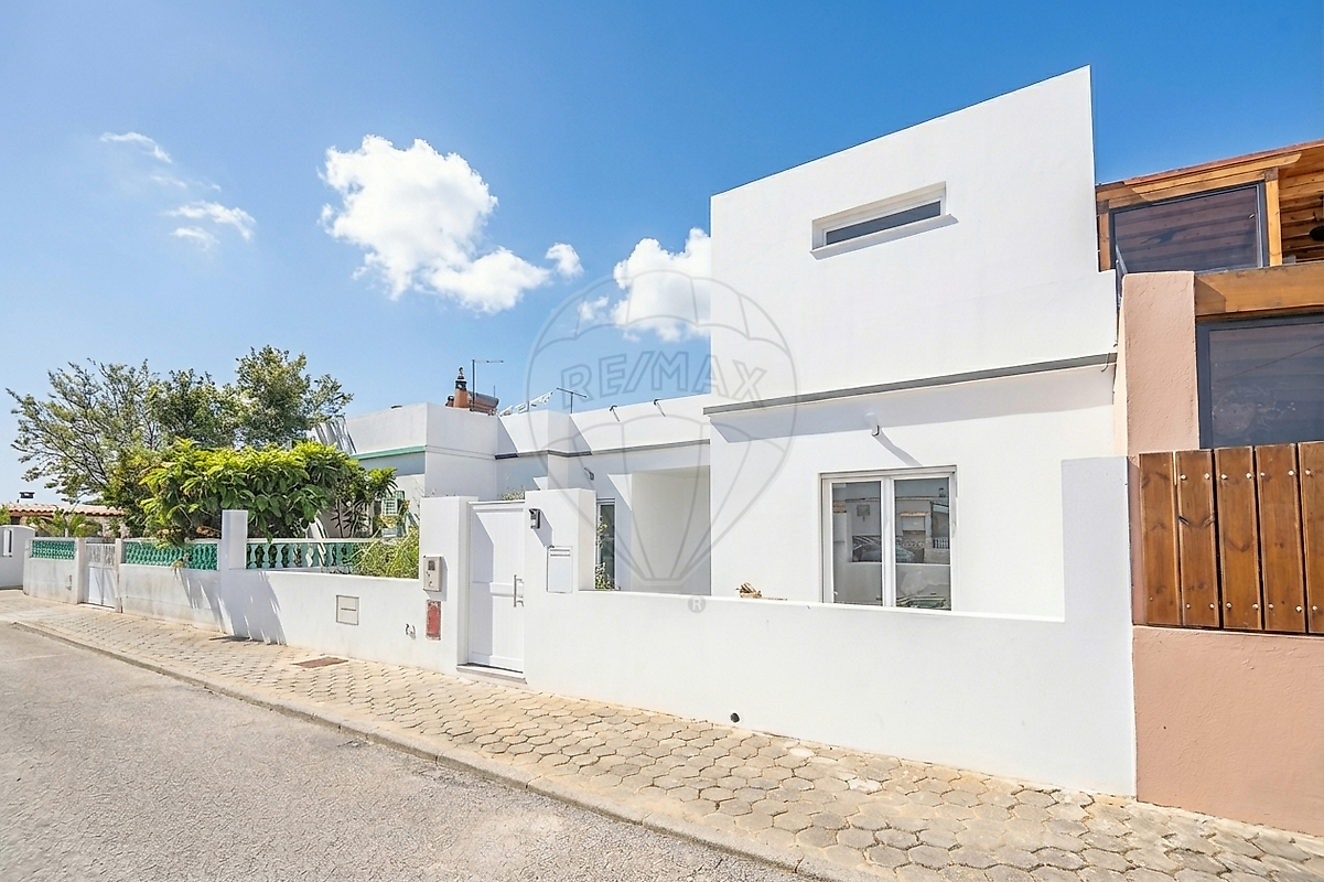 Moradia T4 à venda em Lagoa (Algarve)