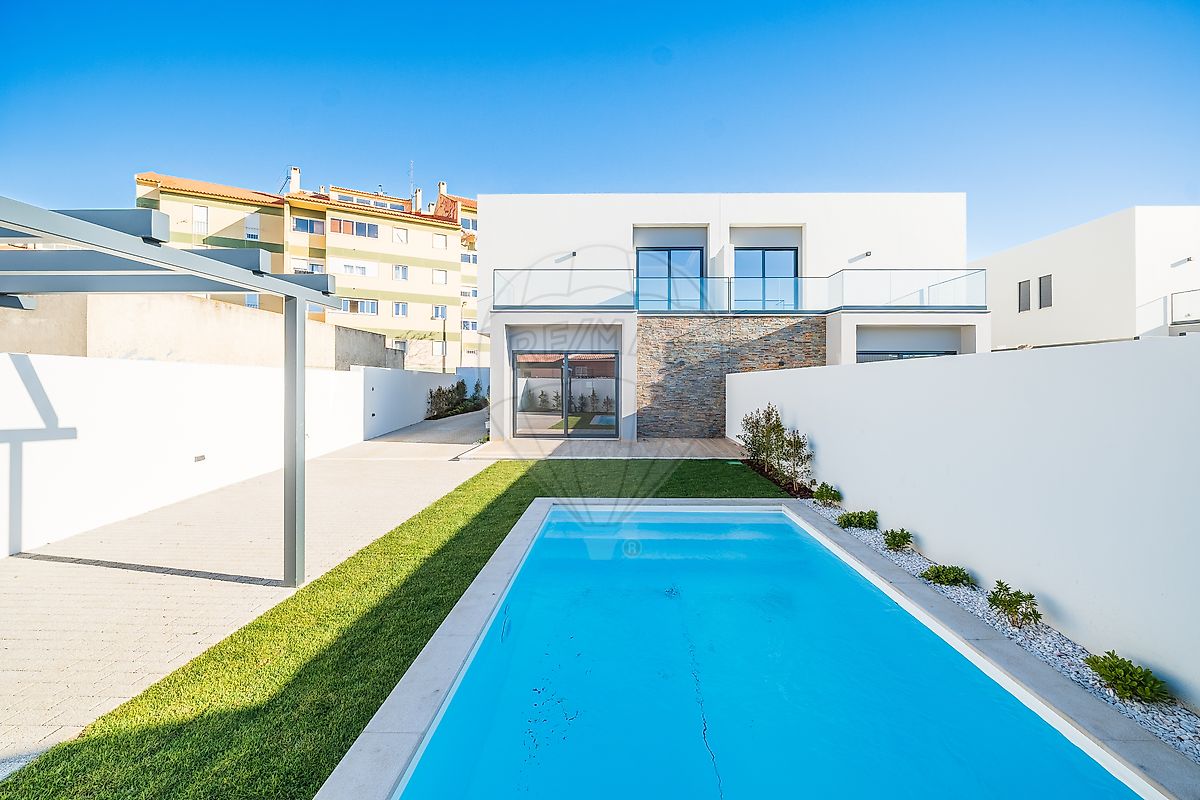 Moradia T4 para venda