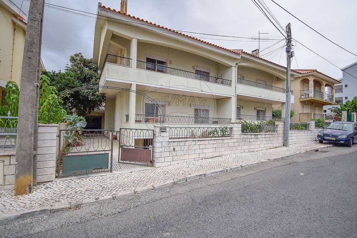 Moradia T5 para venda