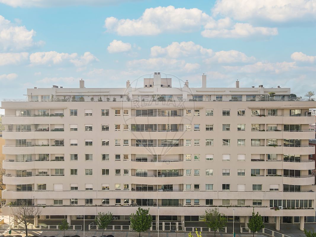 Apartamento T5 à venda em Porto