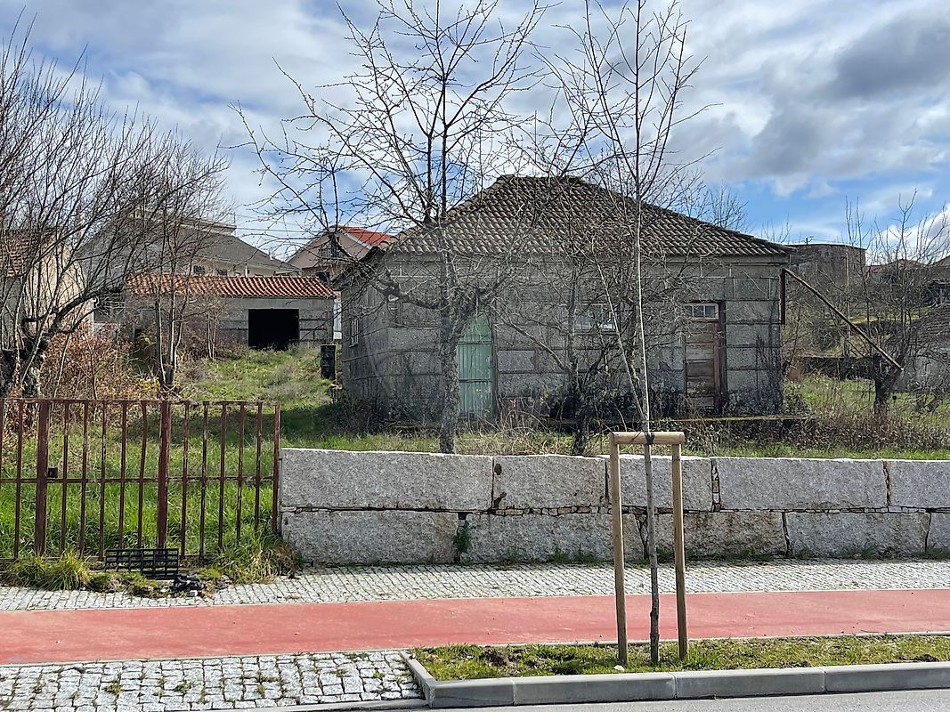 Terreno - Vila Nova de Paiva, Alhais e Fráguas, Vila Nova de Paiva, Viseu