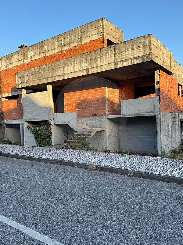 Apartamento T4 à venda em Vila Nova de Paiva