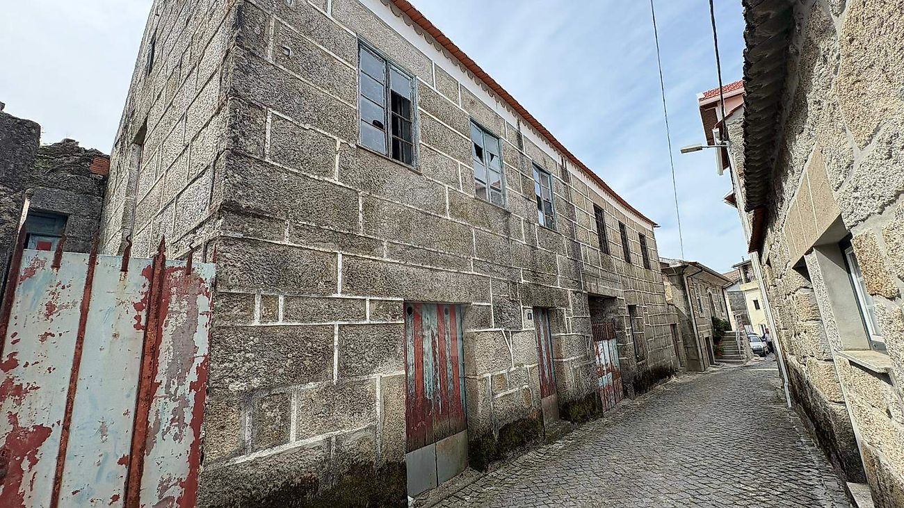 Moradia - Moimenta de Maceira Dão e Lobelhe do Mato, Mangualde, Viseu