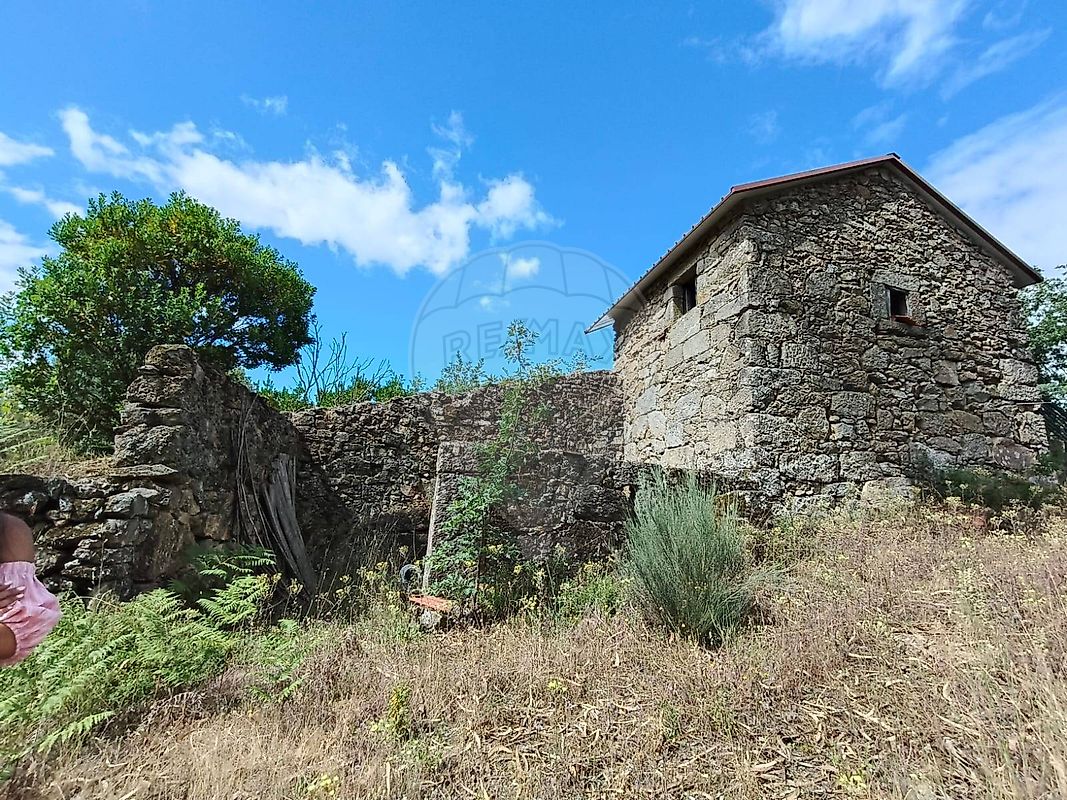 Moradia T2 à venda em Mangualde