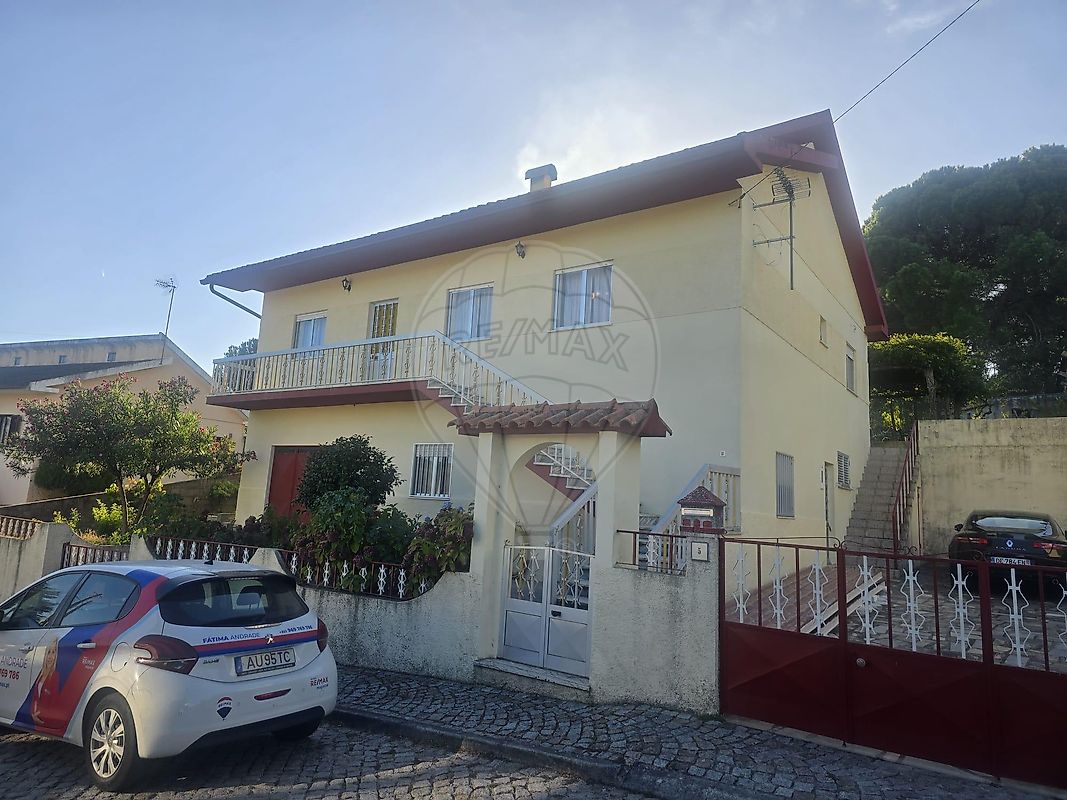 Moradia T5 - Abrunhosa-a-Velha, Mangualde, Viseu