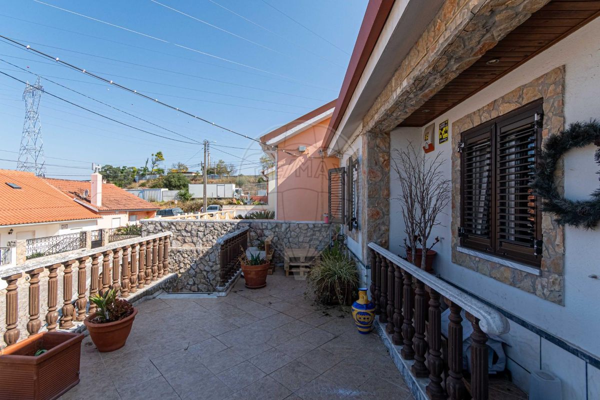 Moradia T4 para venda