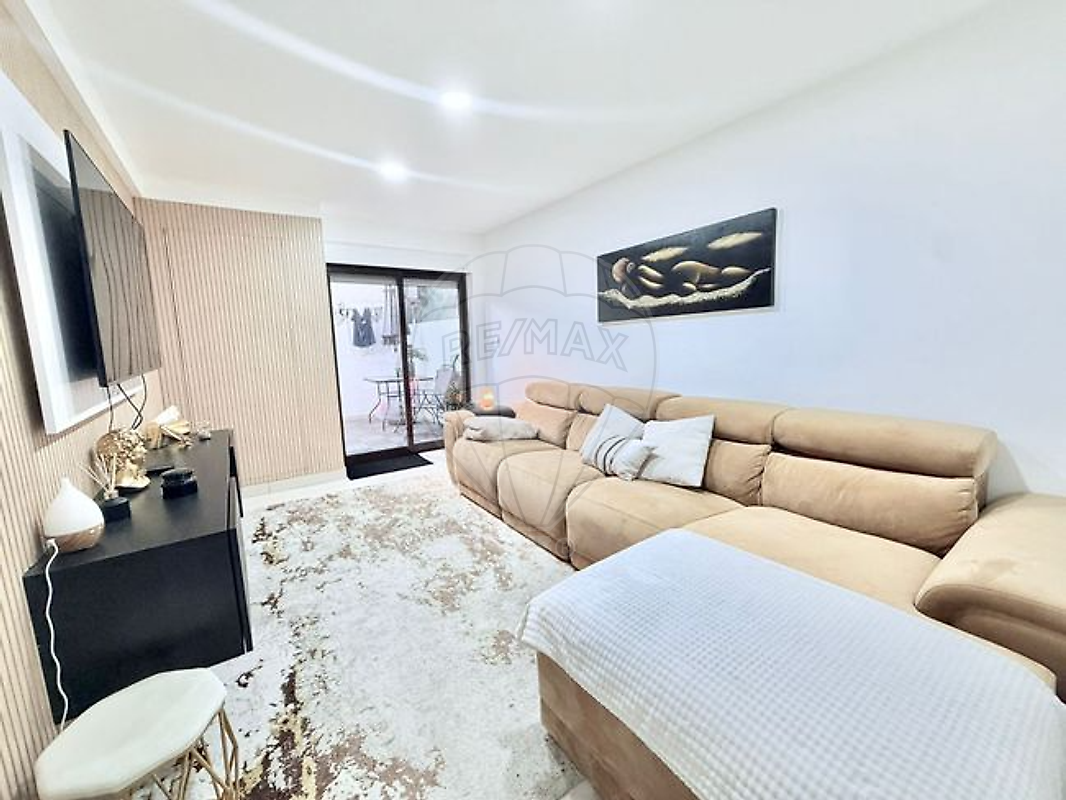 Apartamento T2 à venda em Amadora