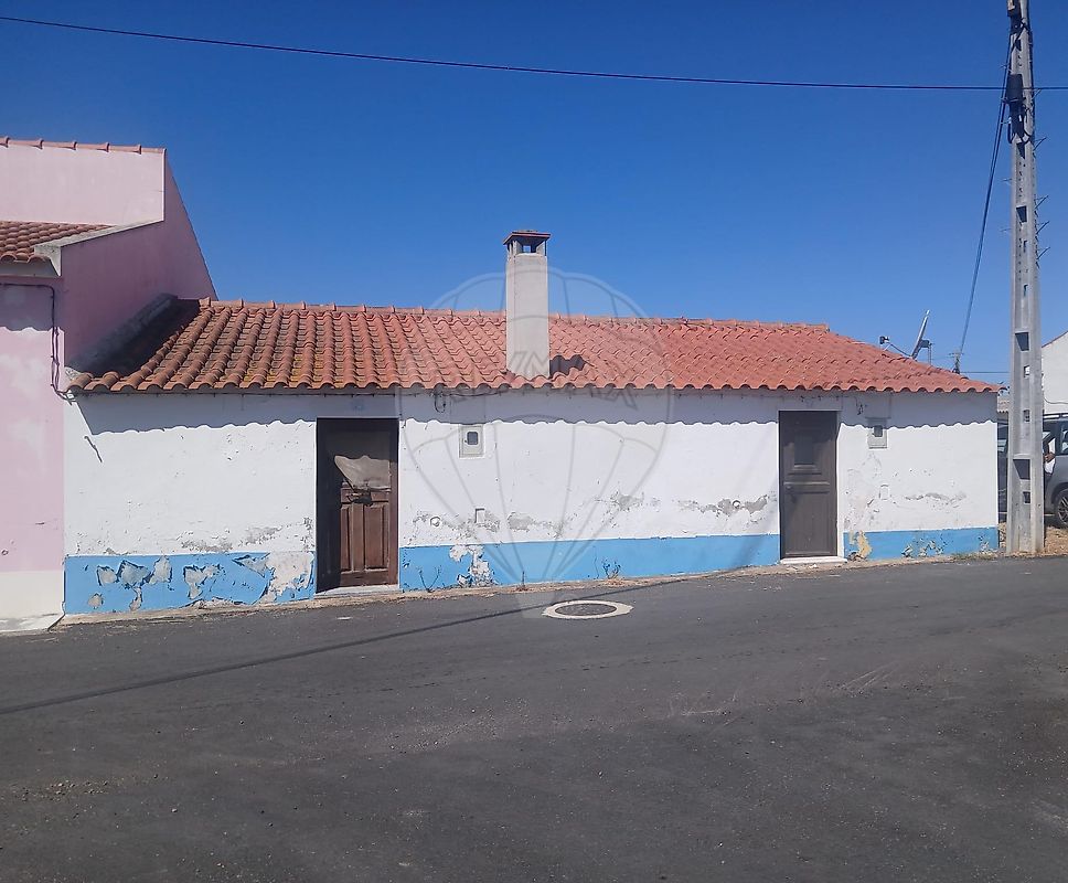 Moradia T2 em Ferreira do Alentejo e Canhestros, €85.000
