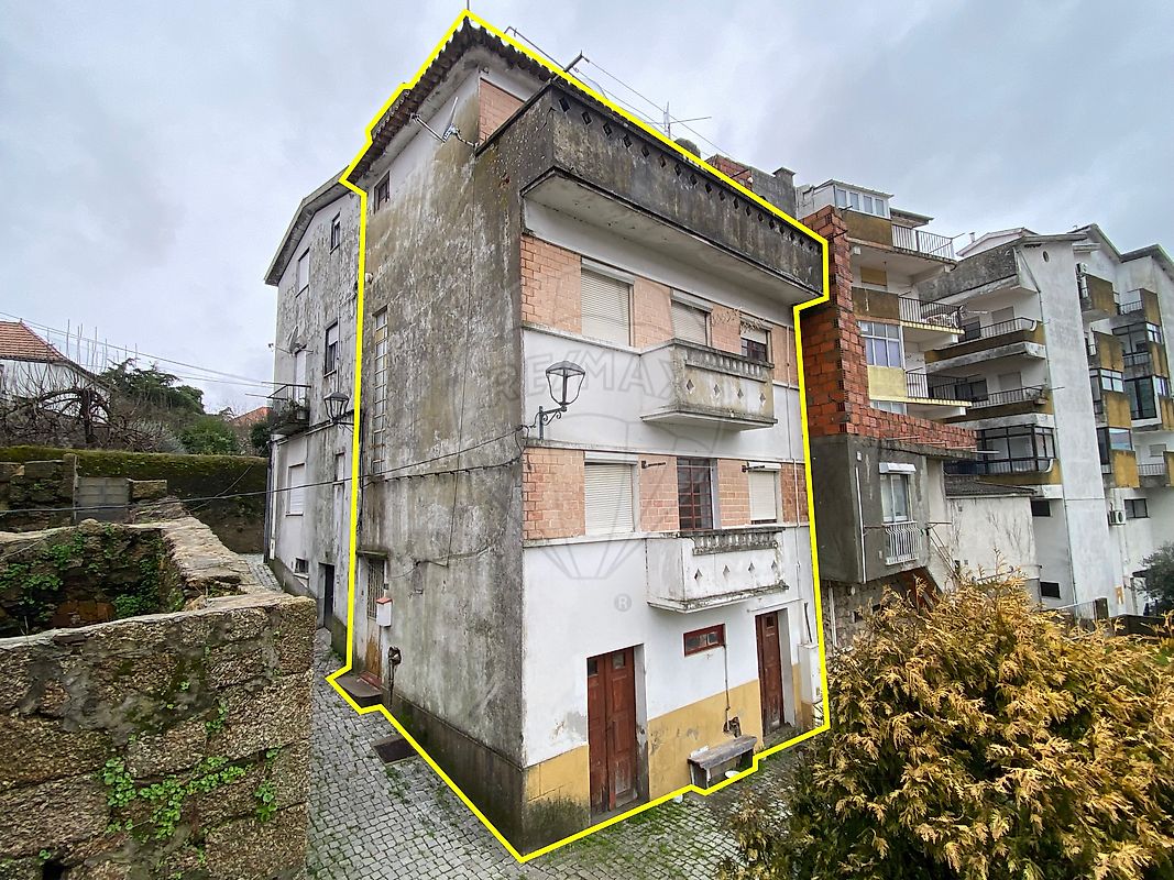 Moradia T6 à venda em Seia