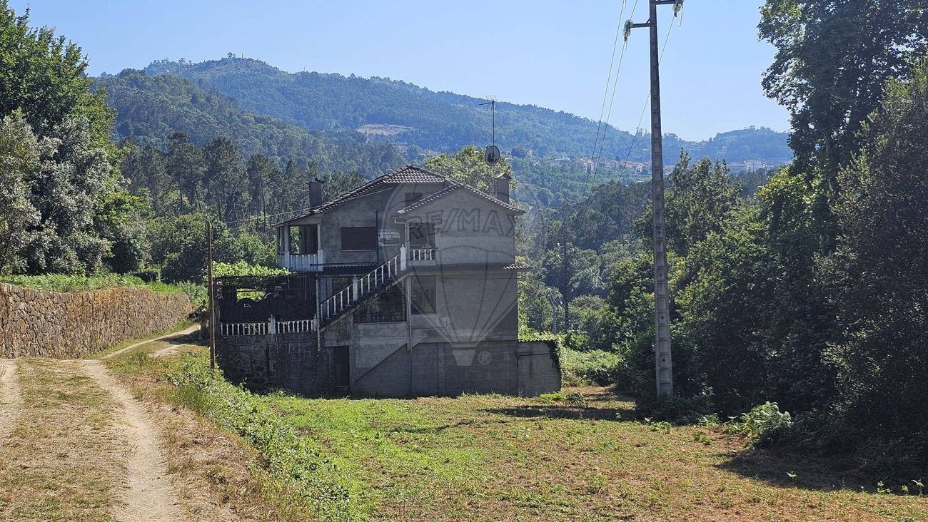 Moradia T5 para venda