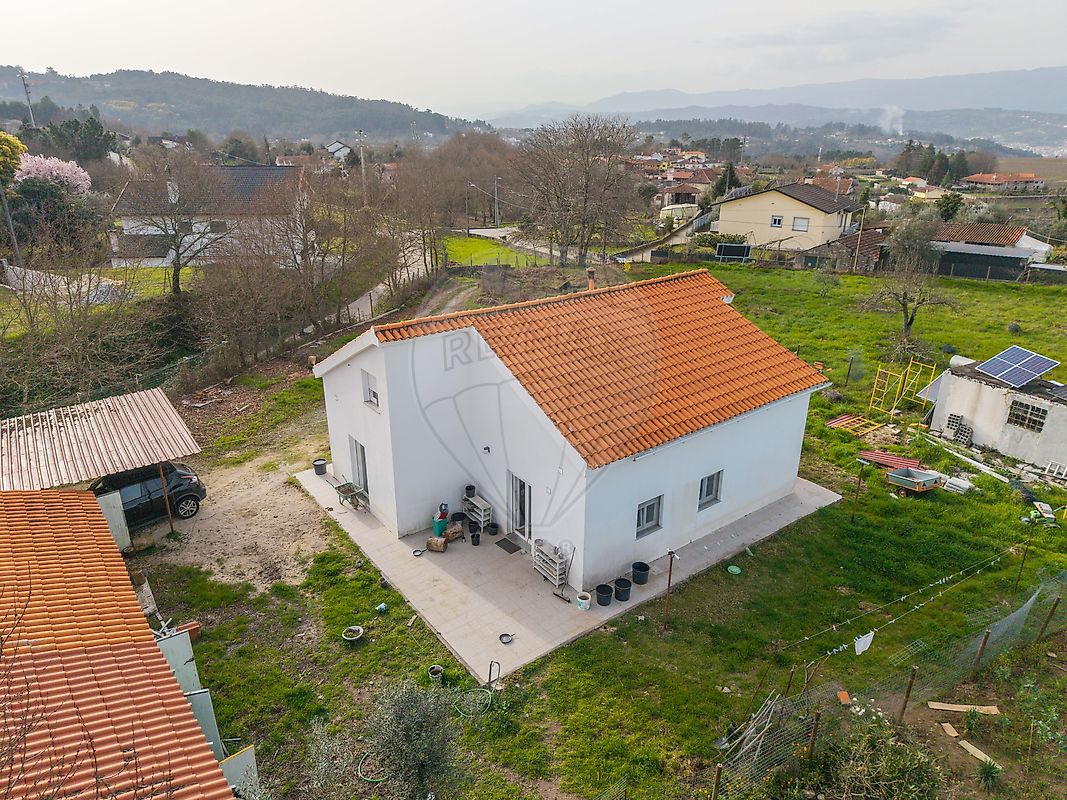 Moradia - São Miguel do Mato, Vouzela, Viseu