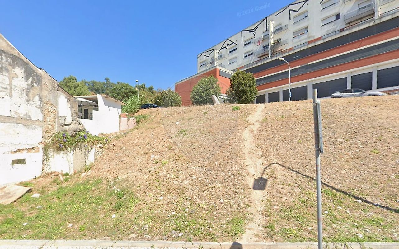 Terreno à venda em Lisboa