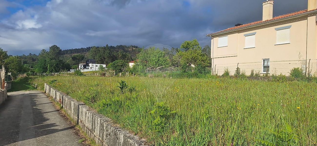 Terreno - Gondomil e Sanfins, Valença, Viana do Castelo