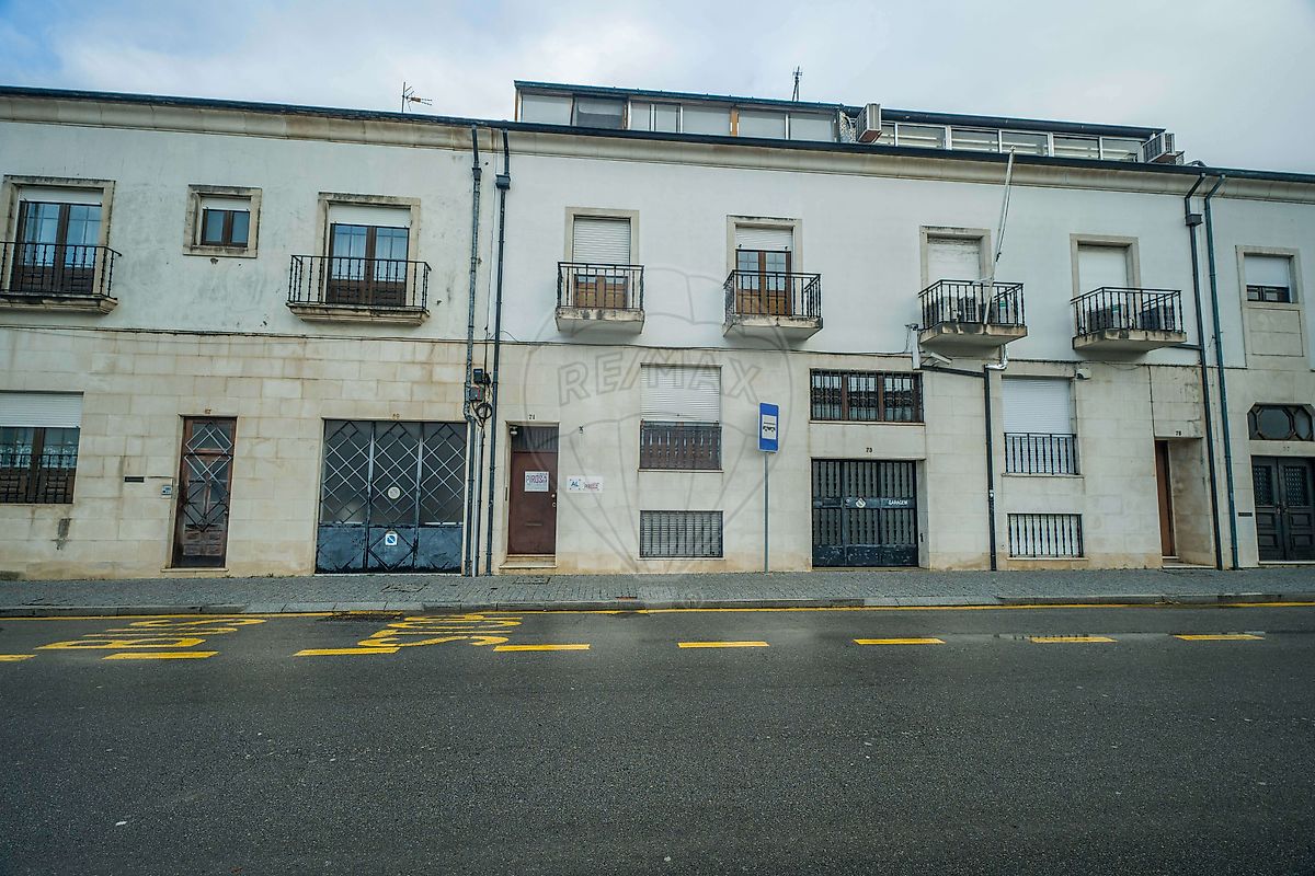 Prédio T9 à venda em Aveiro