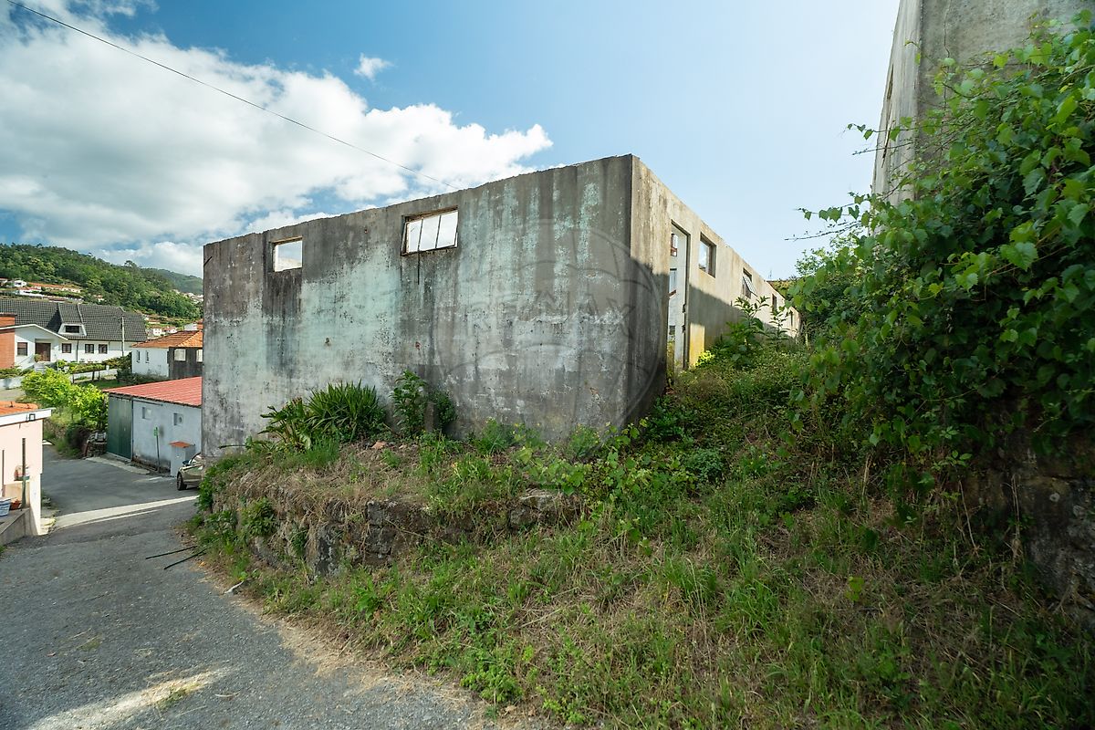 Prédio à venda em Vale de Cambra