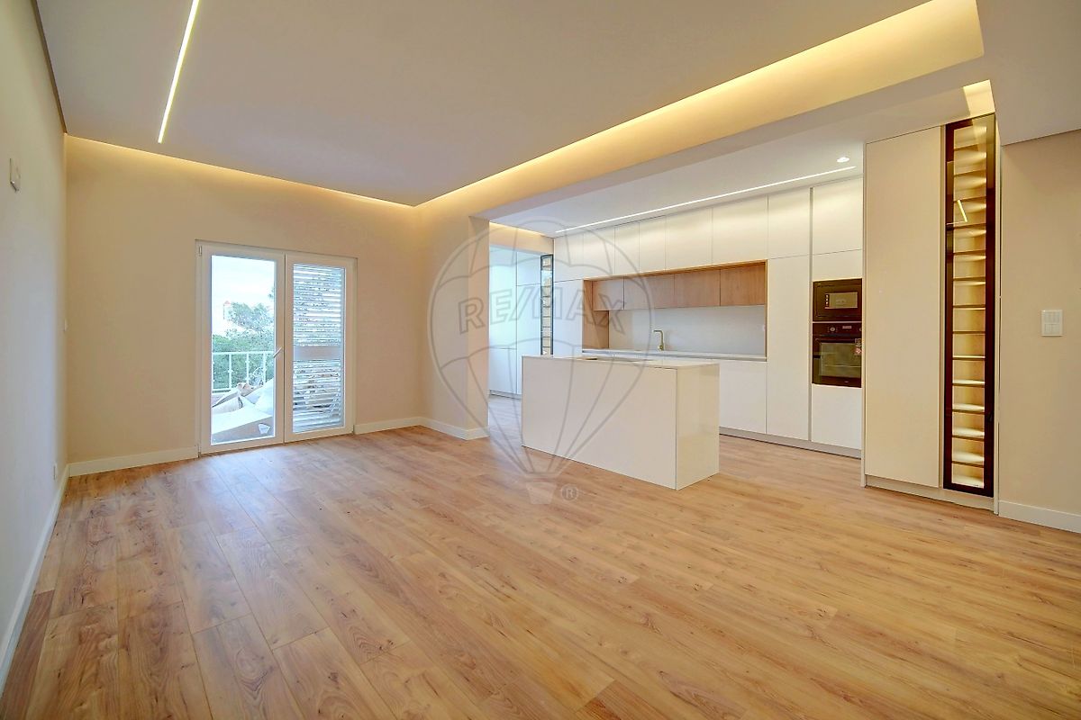 Duplex T4 à venda em Cascais