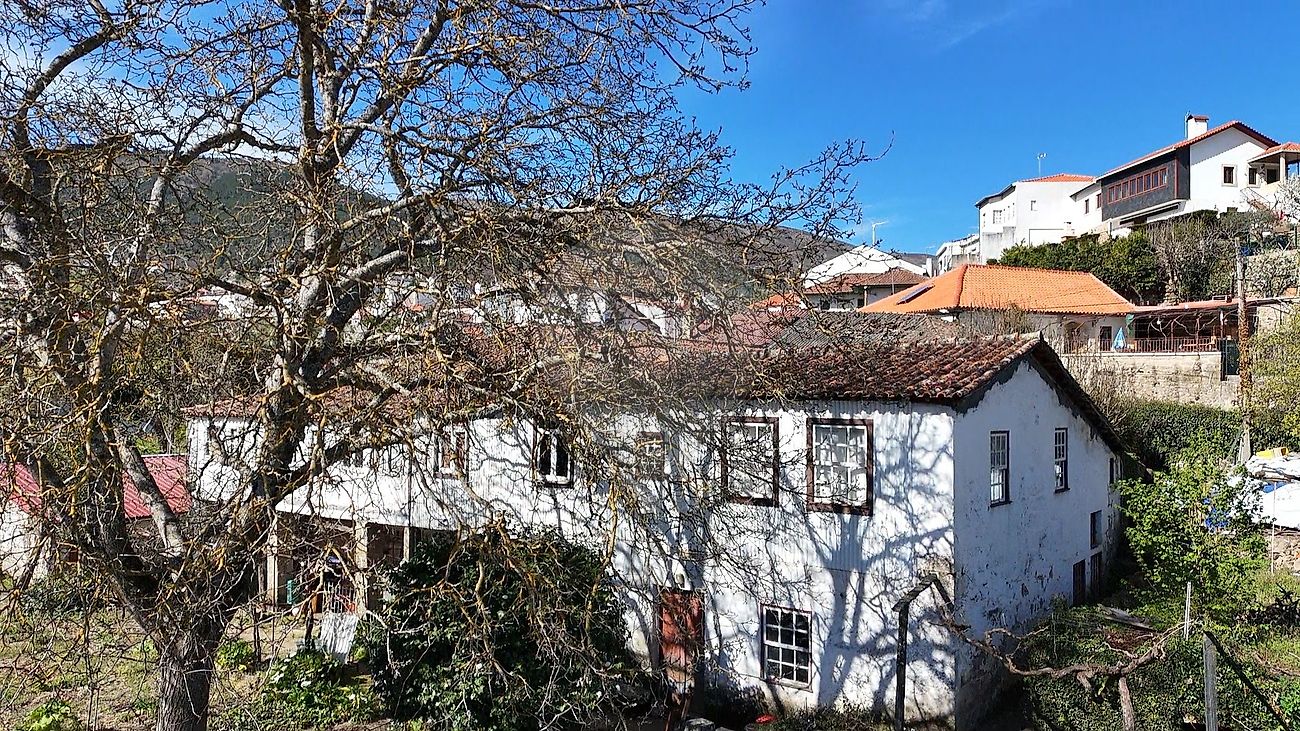 Apartamento T8 à venda em Tarouca