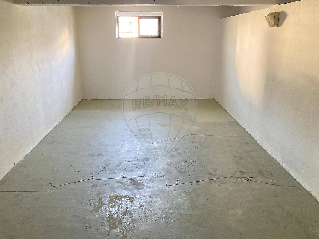 Garagem - Nossa Senhora de Fátima, Entroncamento, Santarém