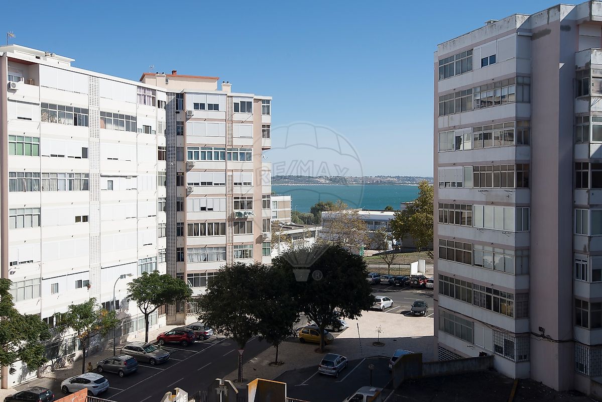 Apartamento T1 para arrendar em Oeiras