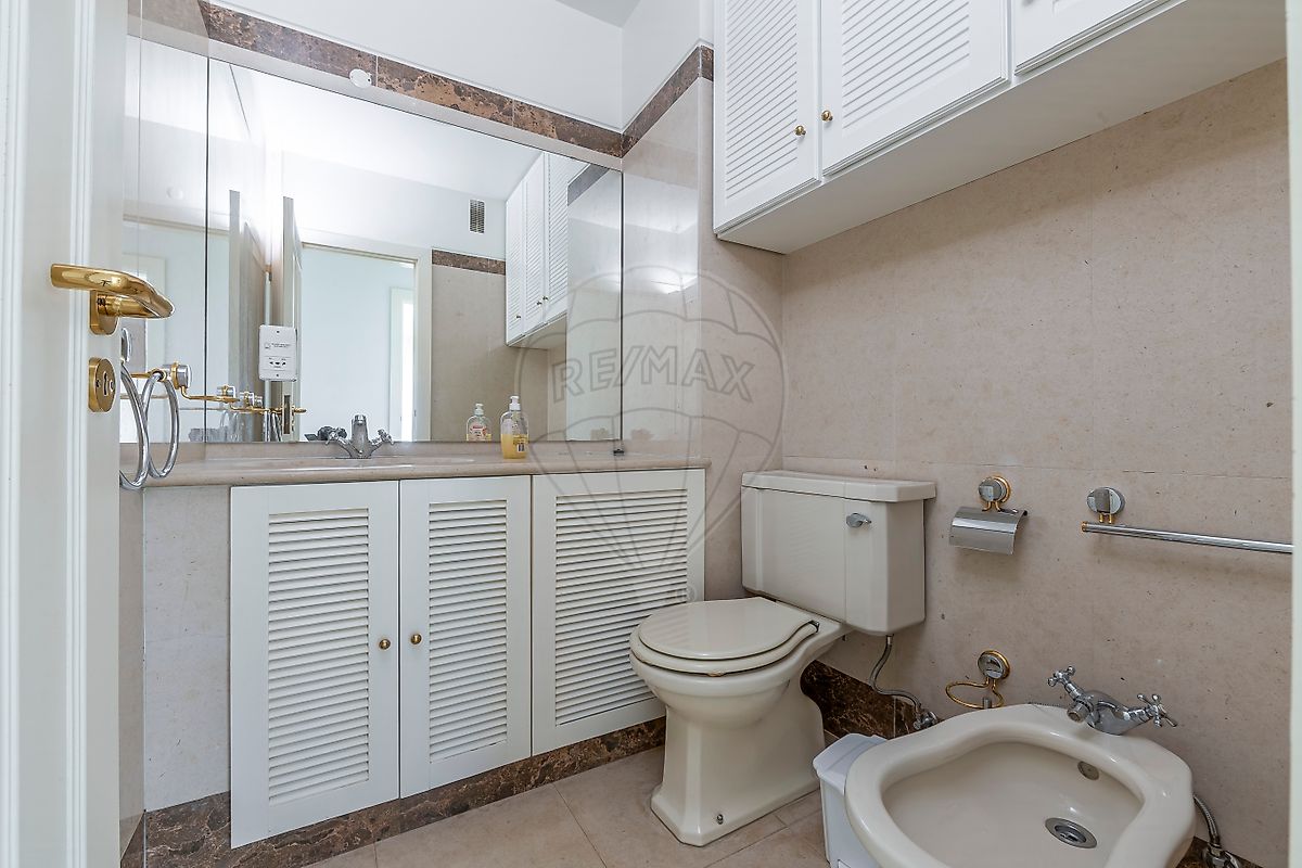 Apartamento T4 à venda em Torres Vedras (São Pedro, Santiago, Santa Maria do Castelo e São Miguel) e Matacães, Torres Vedras — foto 21