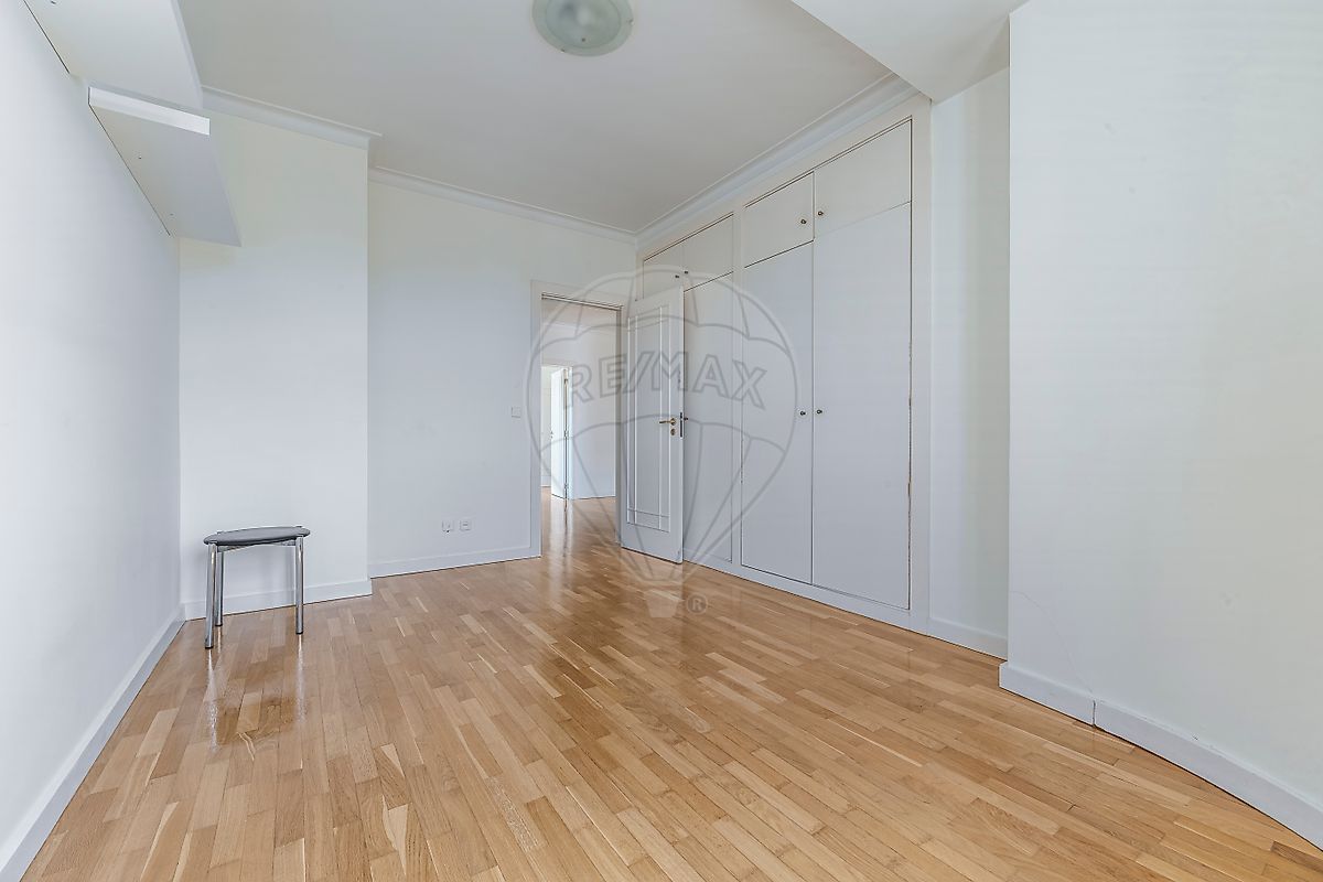 Apartamento T4 à venda em Torres Vedras (São Pedro, Santiago, Santa Maria do Castelo e São Miguel) e Matacães, Torres Vedras — foto 32