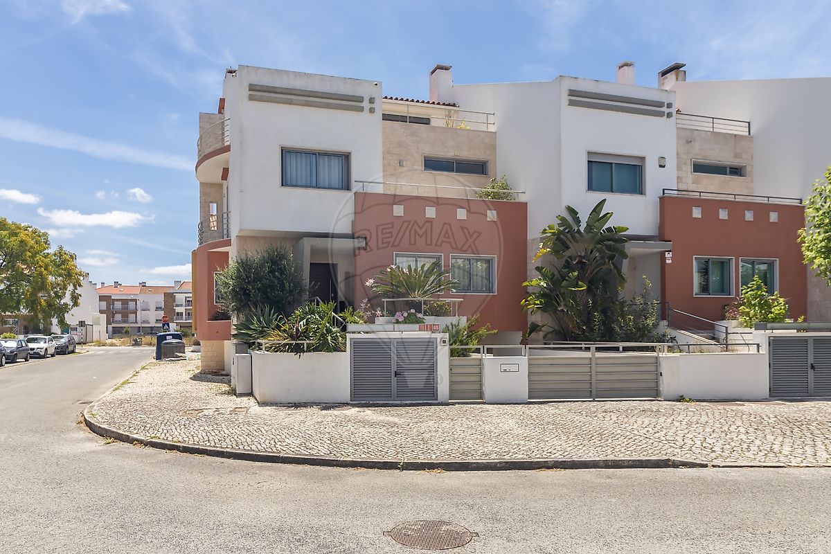 Moradia - Atalaia e Alto Estanqueiro-Jardia, Montijo, Setúbal