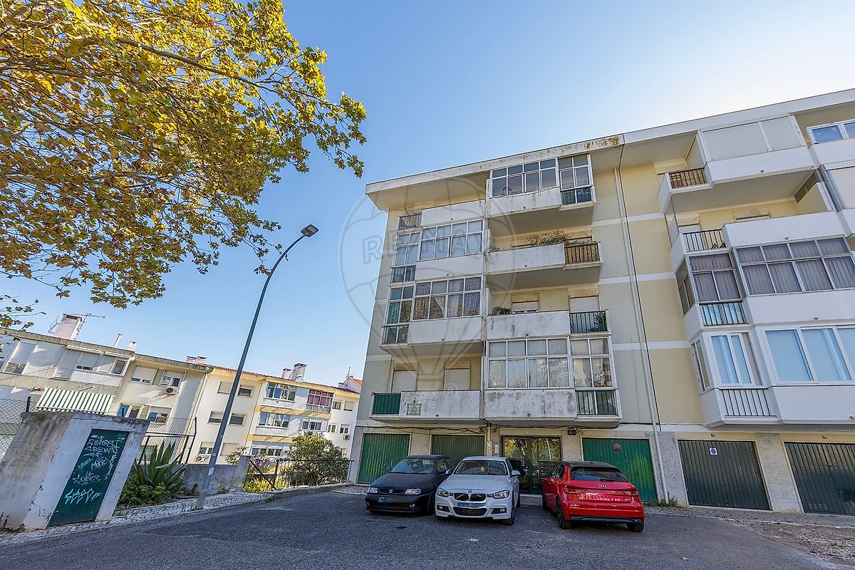 Apartamento T2 à venda em Amadora