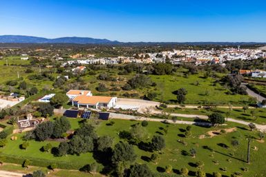 Moradia T5 · Estômbar e Parchal