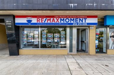 RE/MAX Moment