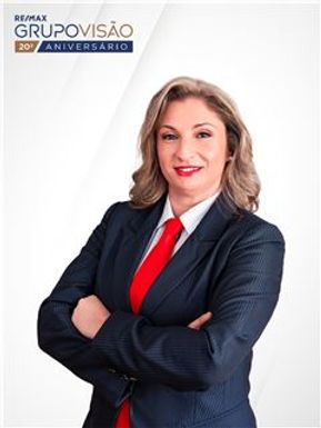 Alexandra Faustino