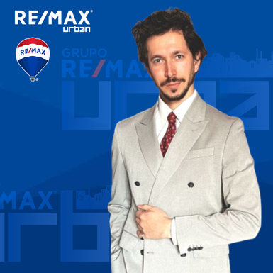 Foto de Mark Abieliashev — agente imobiliário